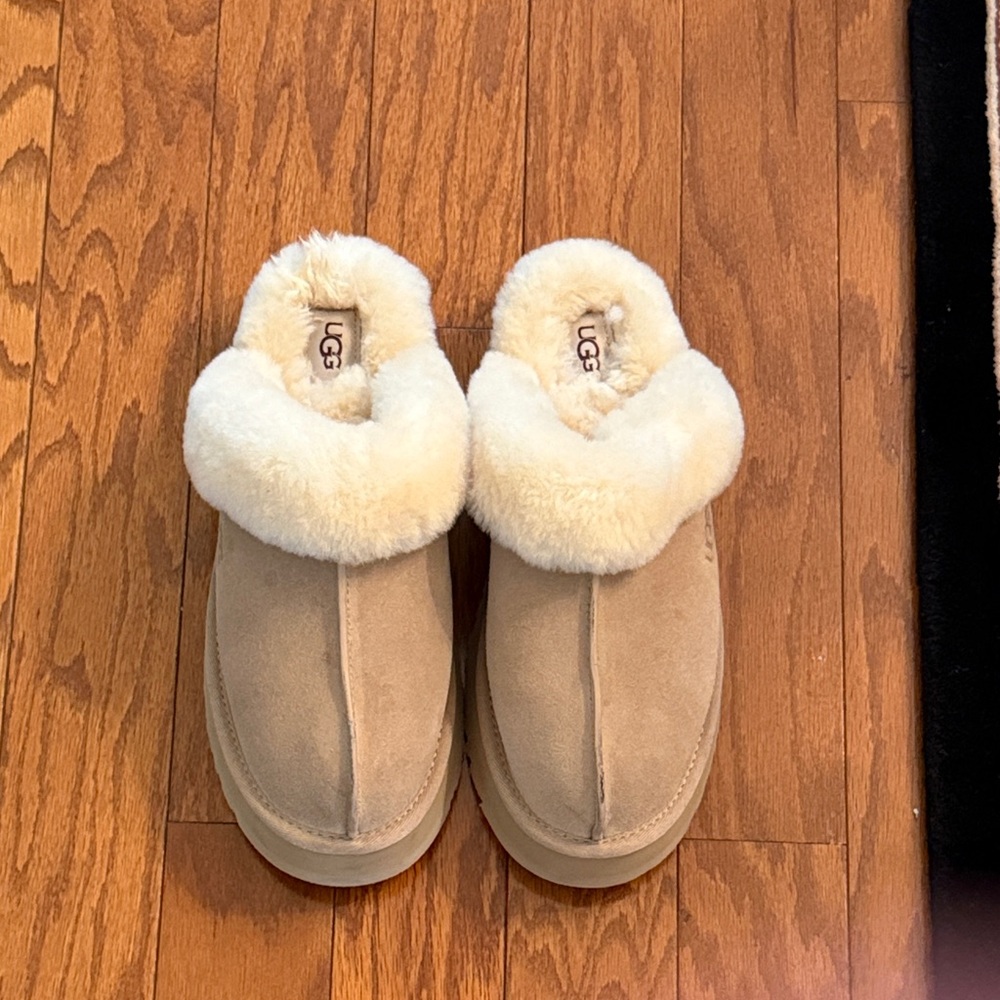 UGG Beige Suede Slippers with White Fur Lining